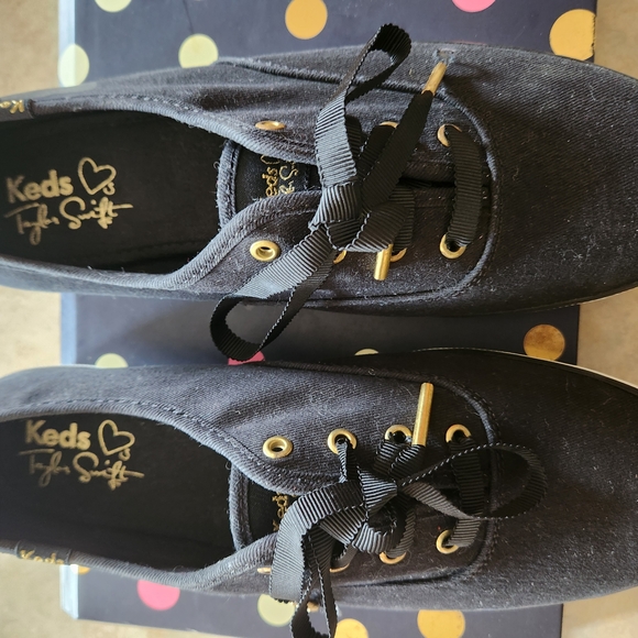 Seller photo, Poshmark